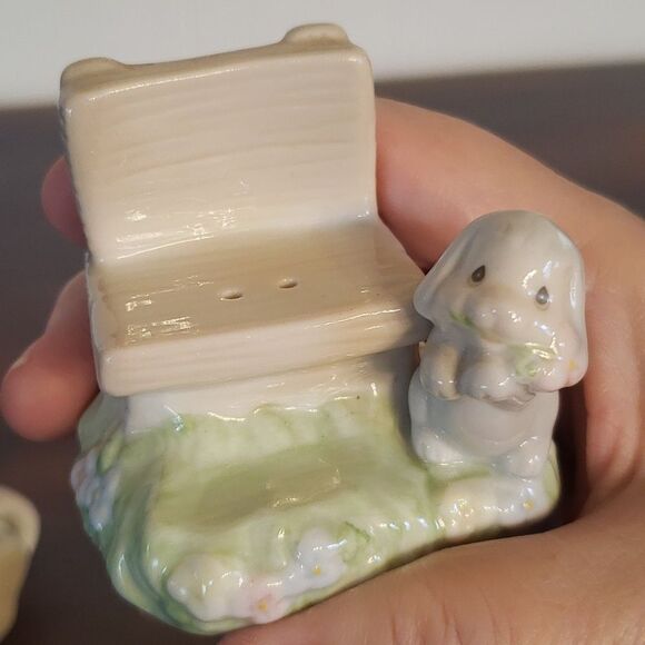 Vtg Enesco Precious Moments "Seasoned With a Smile" Salt & Pepper Shakers 1997 - Picture 7 of 9